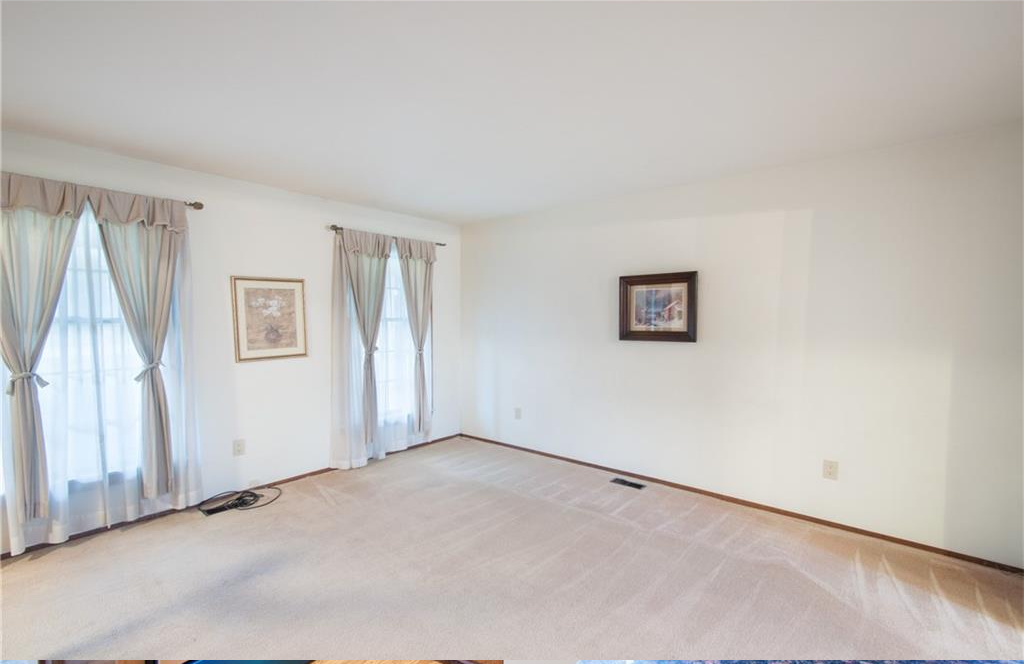 36538 Saxony Rd, Farmington homes for sale Livonia MI